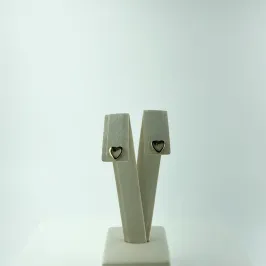 Brinco Mini Coração Vazado Folheado a Ouro 18k
