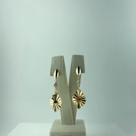 Brinco Design de Gota e Zircônia Folheado a Ouro 18k