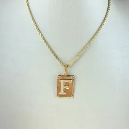 Colar Cordão Baiano com Pingente Letra F Folheada a Ouro 18k
