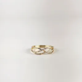 Anel Entrelaçado em Zircônias Folheado a OUro 18k