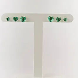Brinco Trio Coração Ponto de Luz Verde Folheado a Ouro 18k