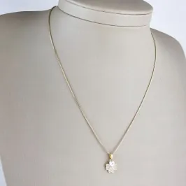 Colar Trevo Cravejado em Zircônias e Folheado a Ouro 18k