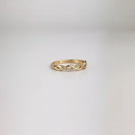 Anel Entrelaçado Cravejado em Zircônias Folheado a Ouro 18k