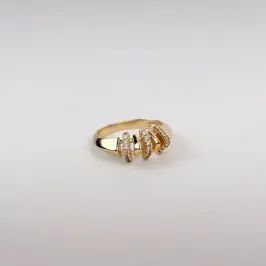 Anel Coroa Cravejado em Zircônias Folheado a Ouro 18k