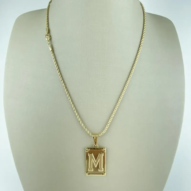 Colar Cordão Baiano com Pingente Letra M Folheado a Ouro 18k