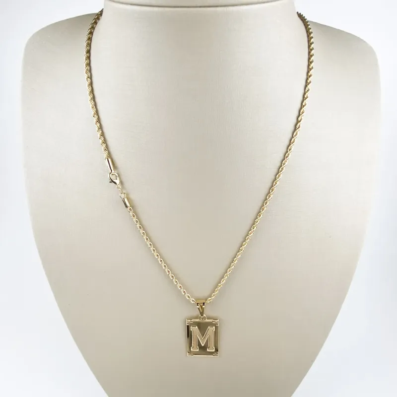 Colar Cordão Baiano com Pingente Letra M Folheado a Ouro 18k