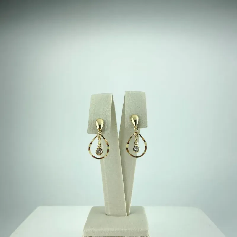 Brinco Design de Gota Vazada com Ponto de Luz Folheado a Ouro 18k