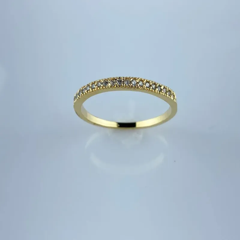 Anel Aparador de Aliança Cravejado com Zircônias Folheado a Ouro 18k