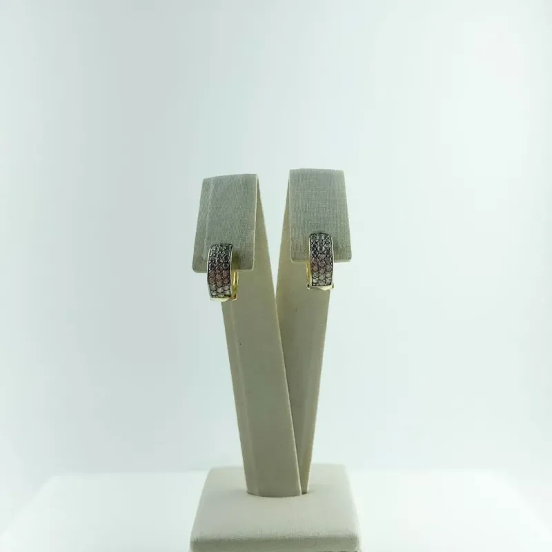Brinco Argolinha com Zircônias Folheado a Ouro 18k