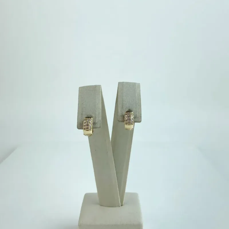 Brinco Argolas Cravejado em Zircônias Folheado a Ouro 18 K