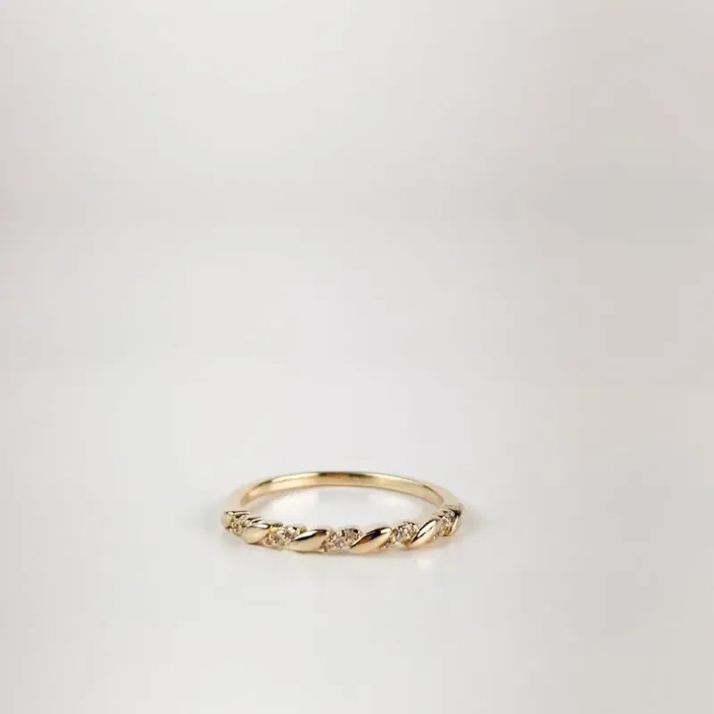 Anel Aparador Micro Folhas em  Zircônias Folheado a OUro 18k