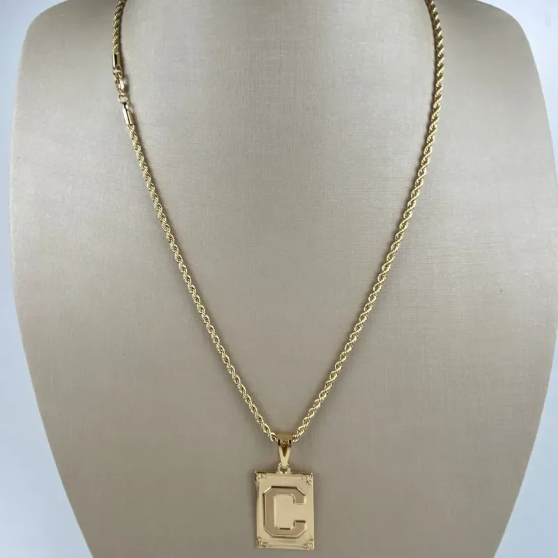 Colar Cordão Baiano com Pingente de Letra C Folheado a Ouro 18k