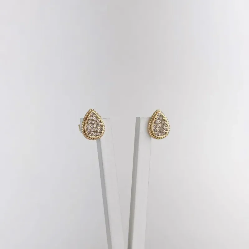 Brinco Gota Cravejado em Zircônias Folheado a Ouro 18k