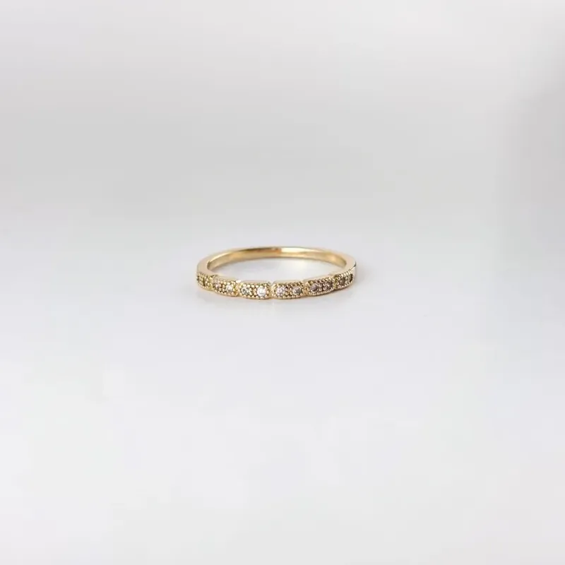 Anel Meia Aliança em Zircônias Folheado a Ouro 18k