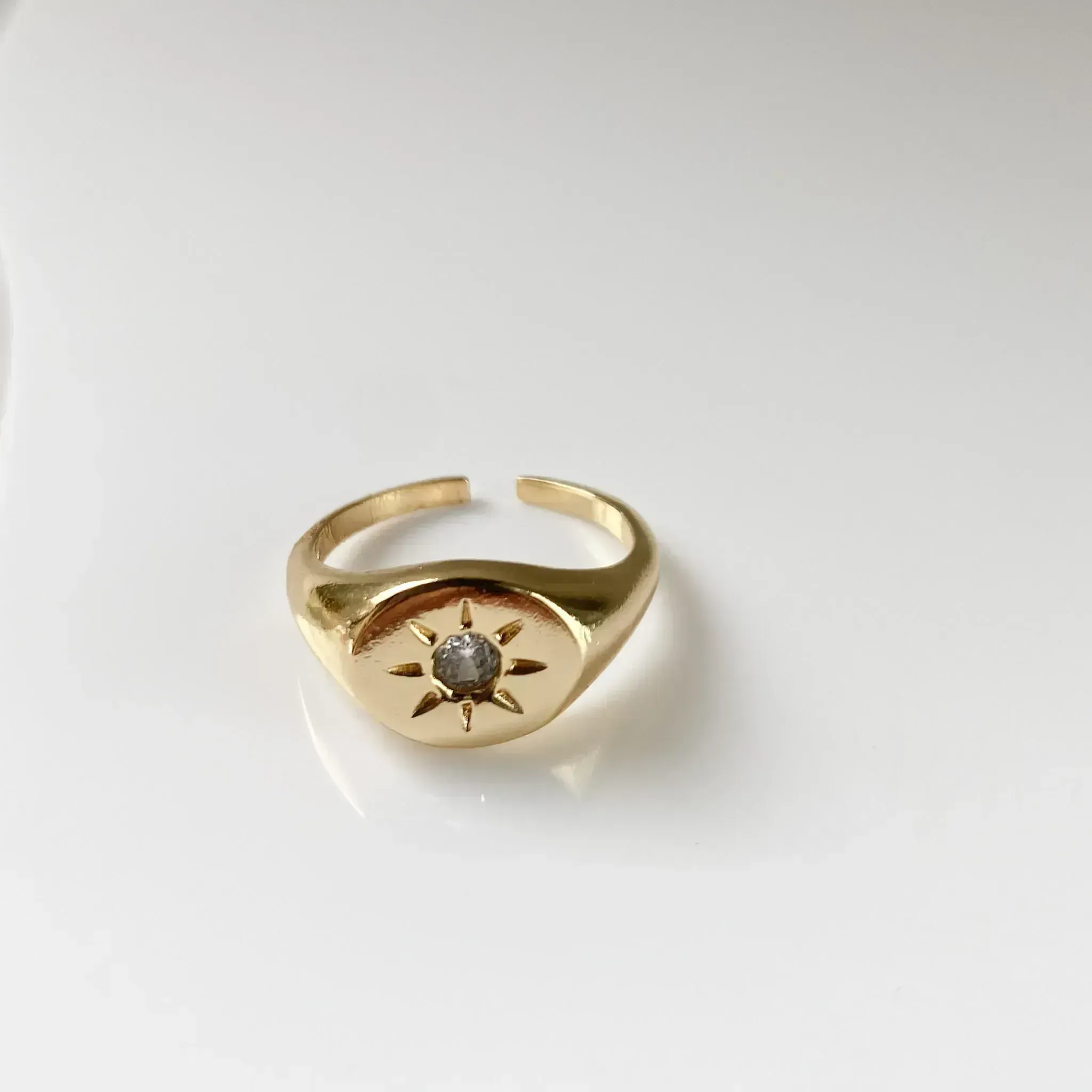 Anel Ajustável Mindinho Sol Cravejado em Zircônia Folheado a Ouro 18k