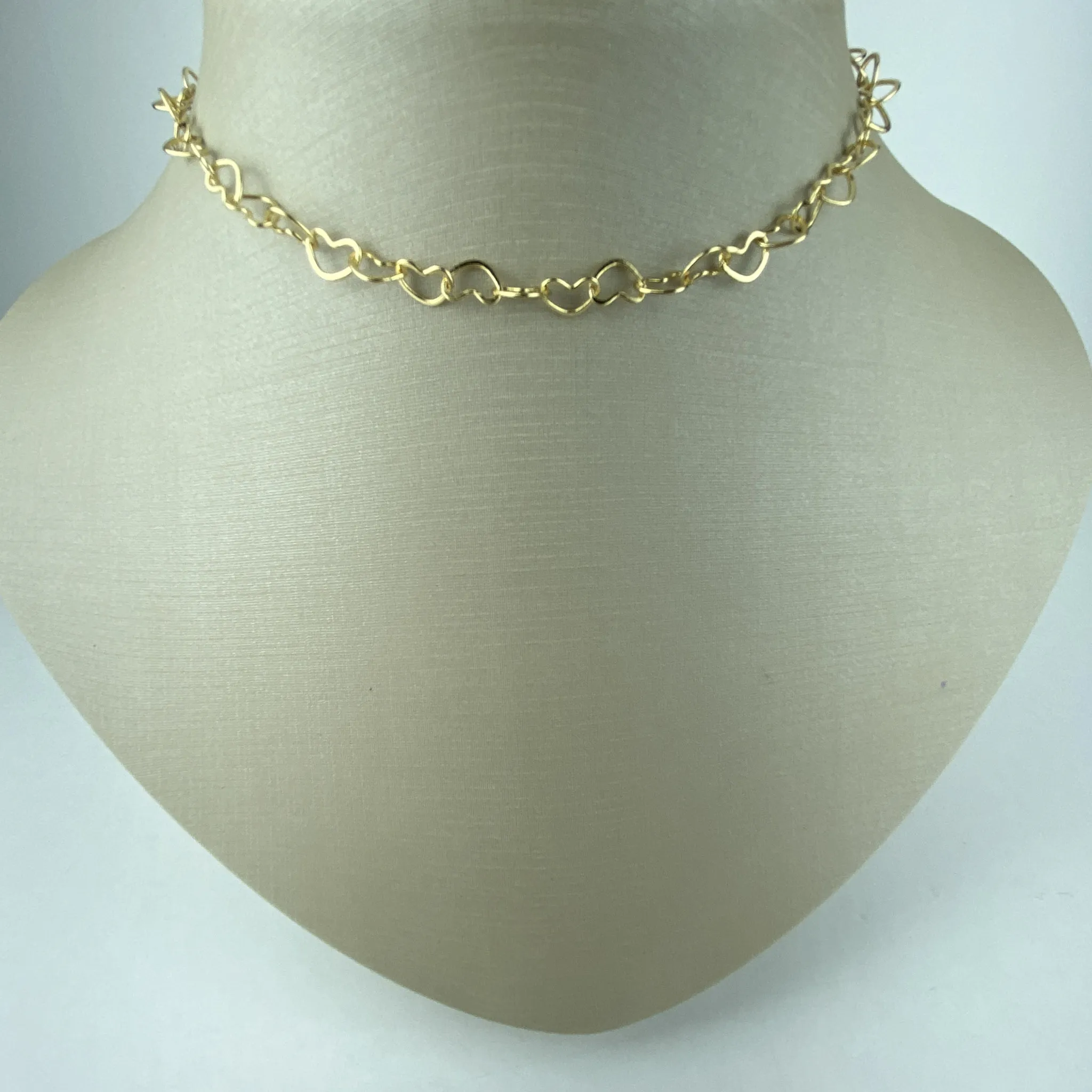 Choker Corações Vazados Folheado a Ouro 18k