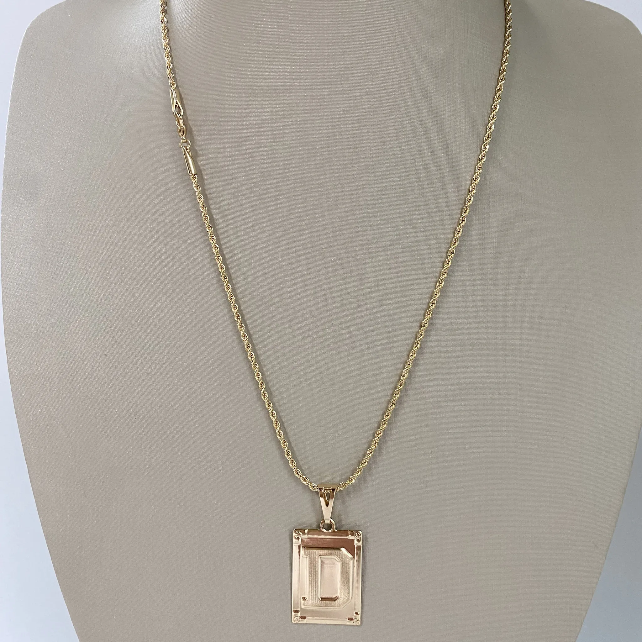 Colar Cordão Baiano com Pingente Letra D Folheado a Ouro 18k