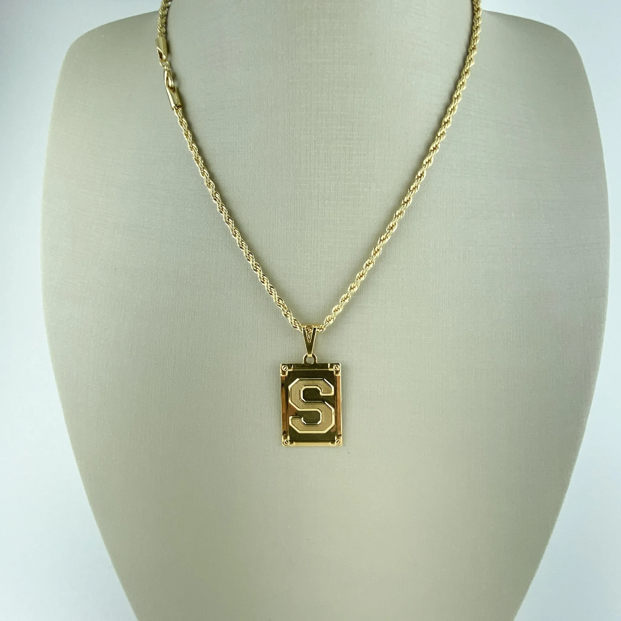 Colar Cordão Baiano com Pingente Letra S Folheado a Ouro 18k