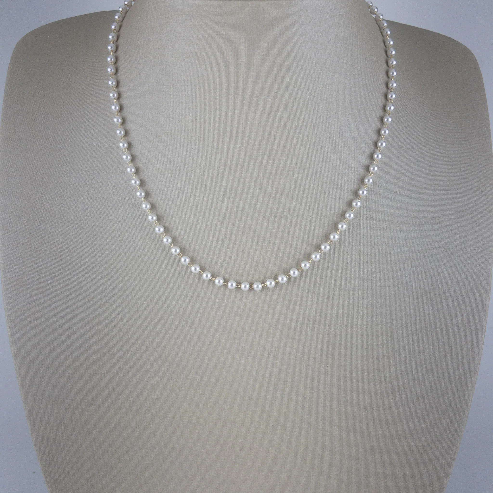 Colar Mini Pérolas Folheado a Ouro 18k