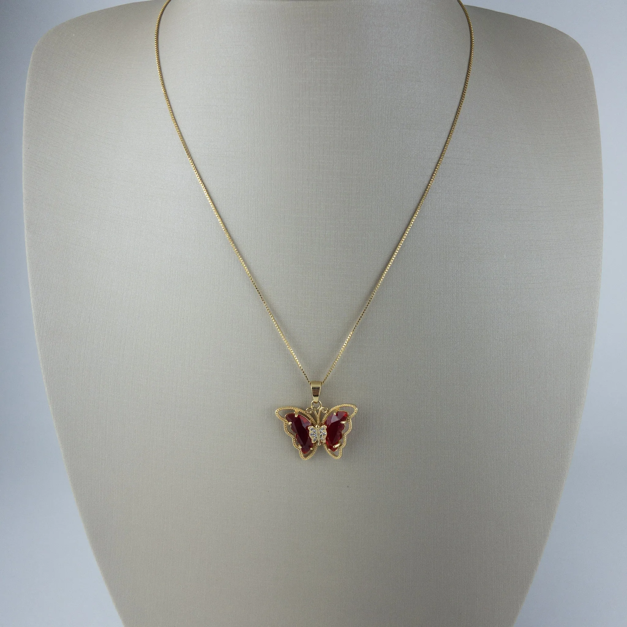 Colar Veneziana com Pingente Borboleta Asas Vermelhas Folheado a Ouro 18k