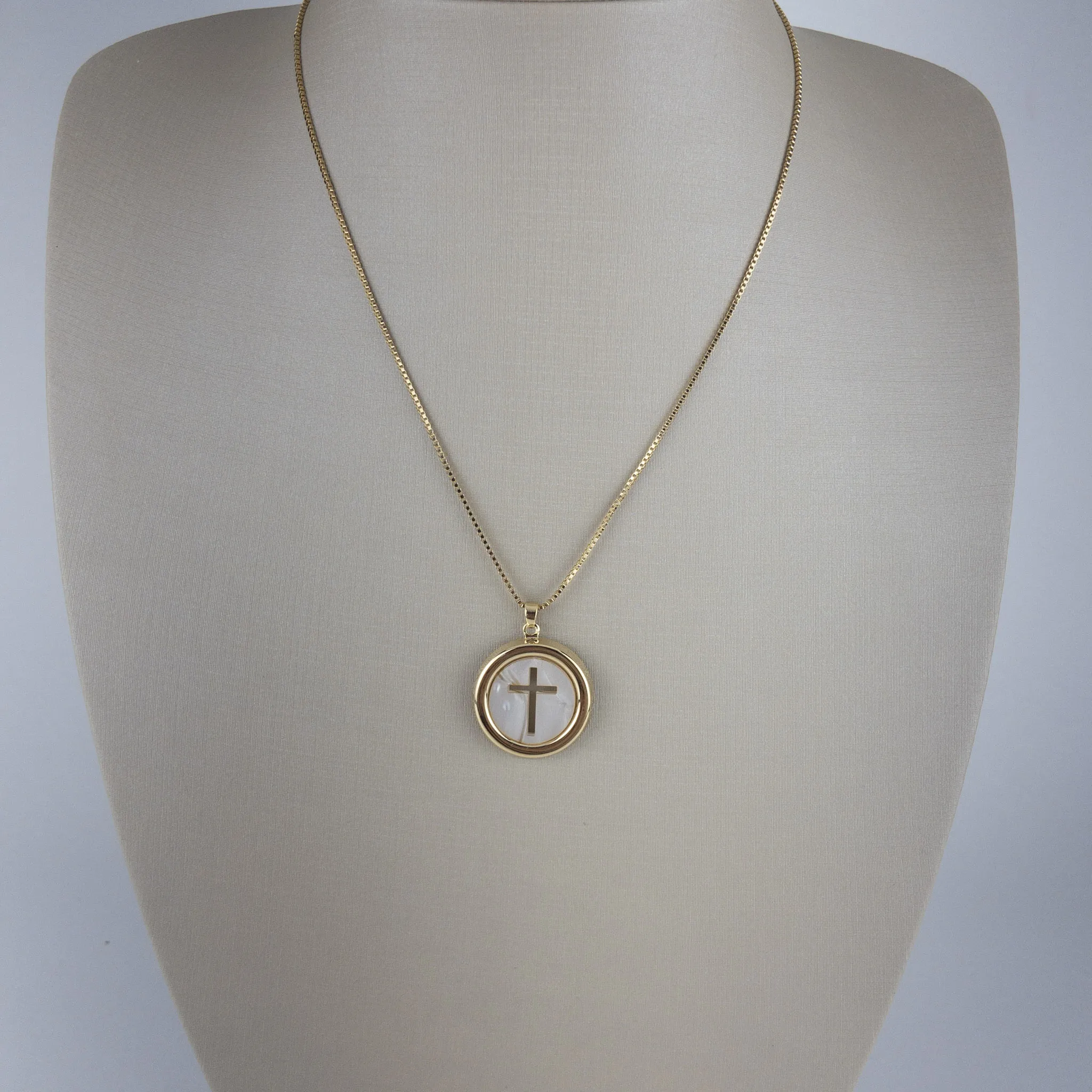 Colar Veneziana com Pingente Cruz Vazada Folheado a Ouro 18k