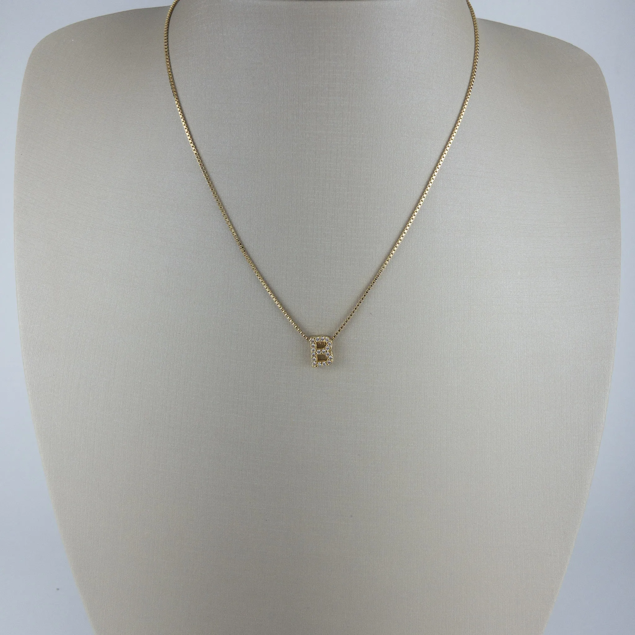 Colar Veneziana com Pingente de Letra Cravejada de Zircônias Folheado a Ouro 18k