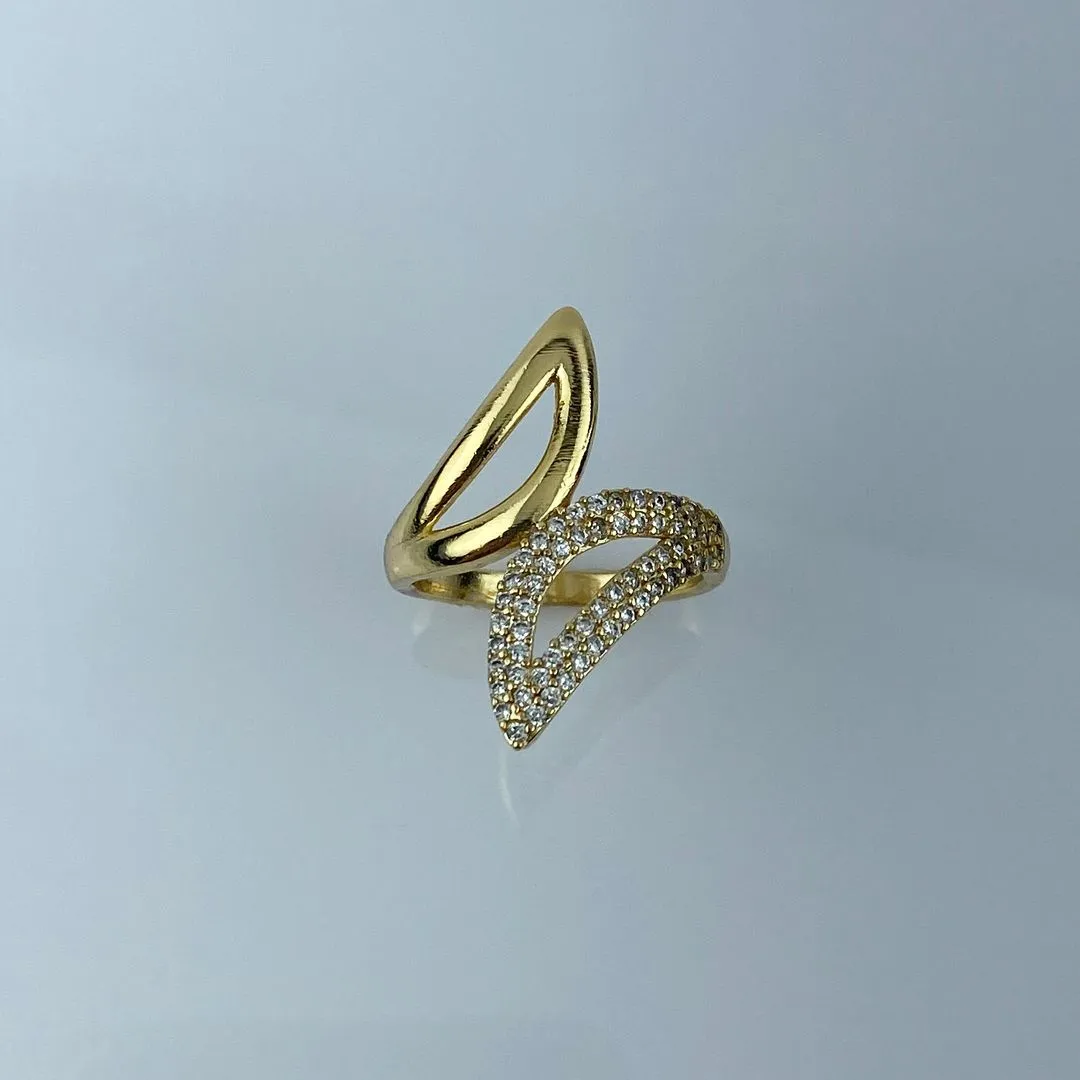 Anel Design Meia Lua Lisa e Cravejada em Zircônia Folheado a Ouro 18k