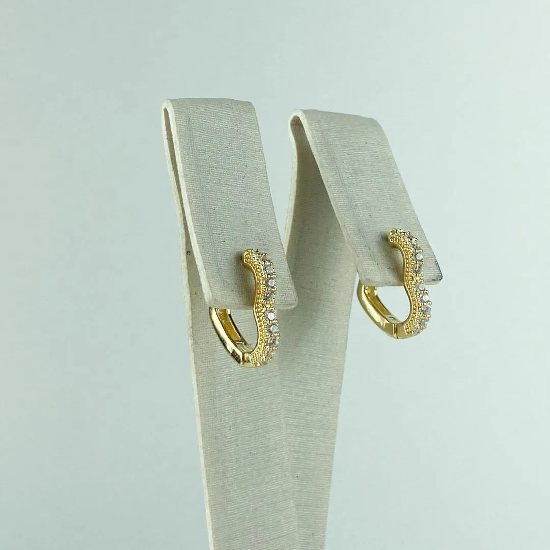 Brinco Argolinha Design Coração com Zircônias Folheado a Ouro 18k