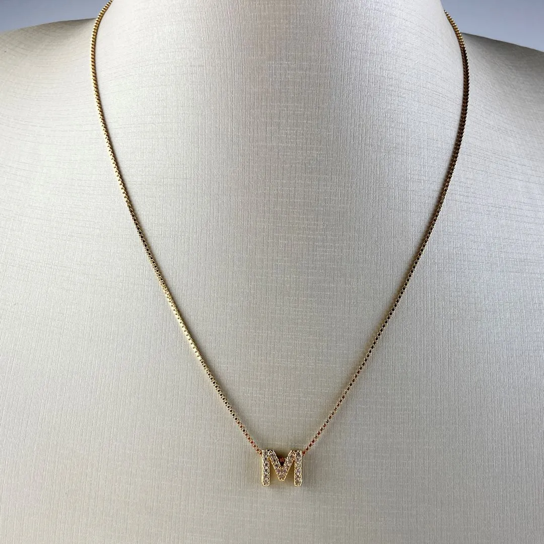 Colar Veneziana com Pingente de Letra Cravejada de Zircônias Folheado a Ouro 18k