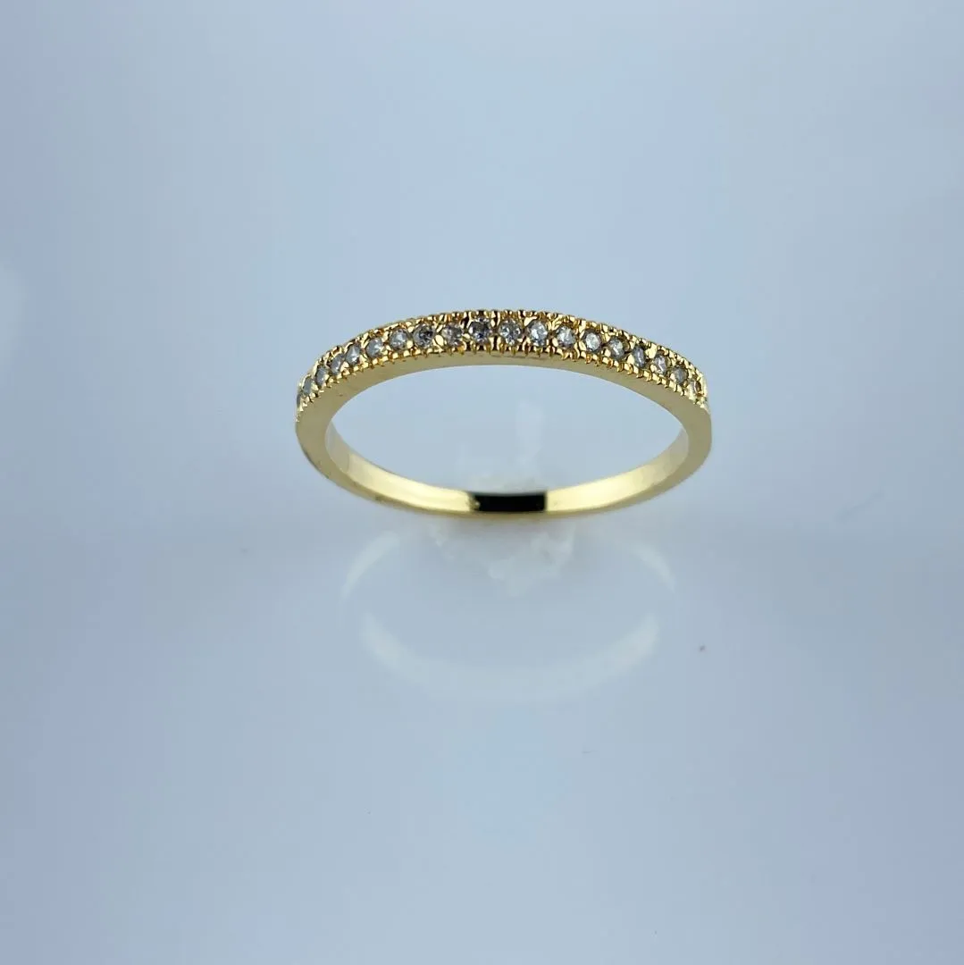 Anel Aparador de Aliança Cravejado com Zircônias Folheado a Ouro 18k
