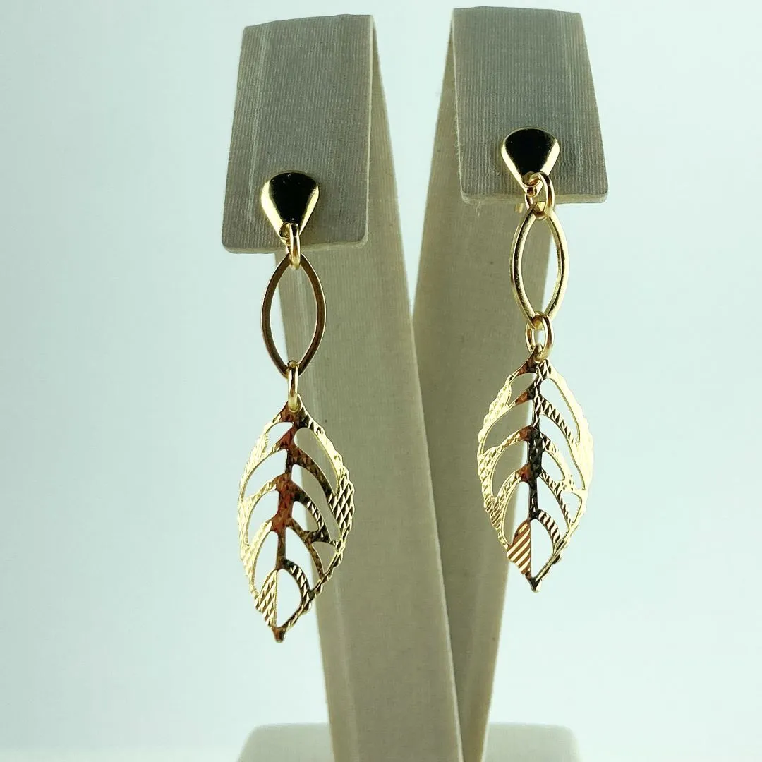 Brinco Design de Folha Vazada Folheado a Ouro 18k