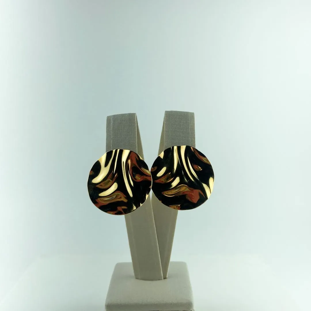 Brinco Redondo com Design Amassado  Folheado a Ouro 18k