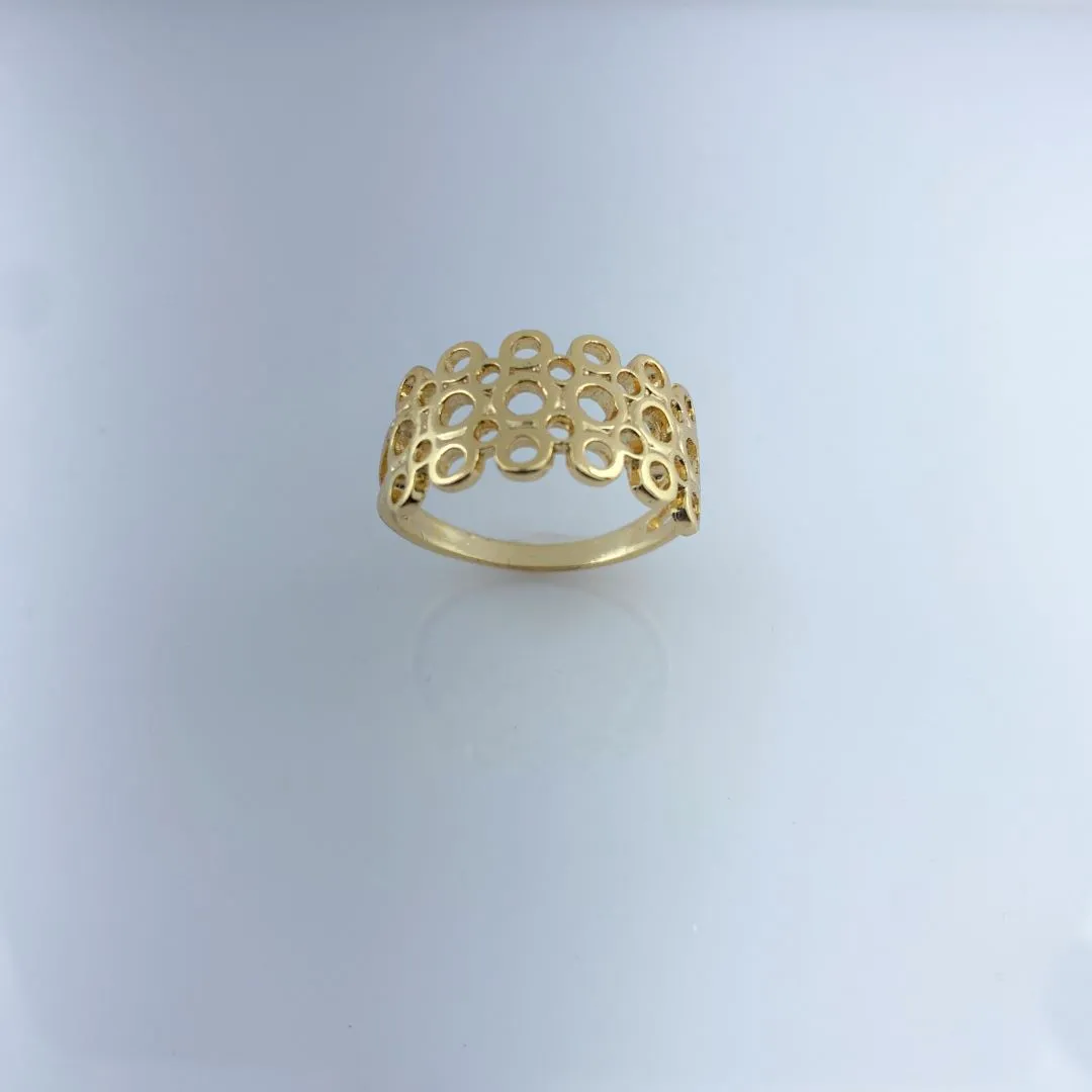 Anel Design de Círculos Vazados Folheado a Ouro 128k