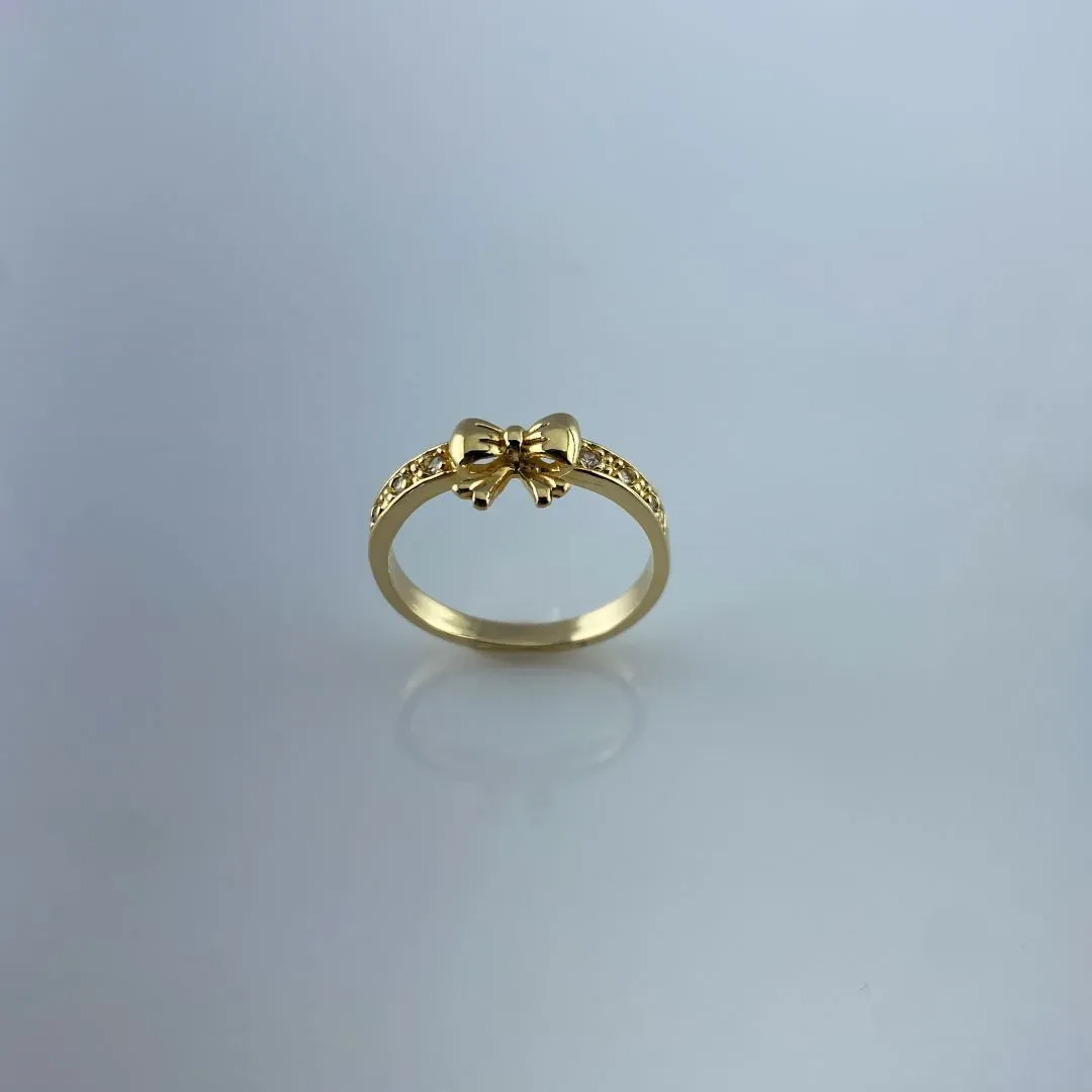 Anel Lacinho com Aro Cravejado com Zircônia Folheado a Ouro 18k