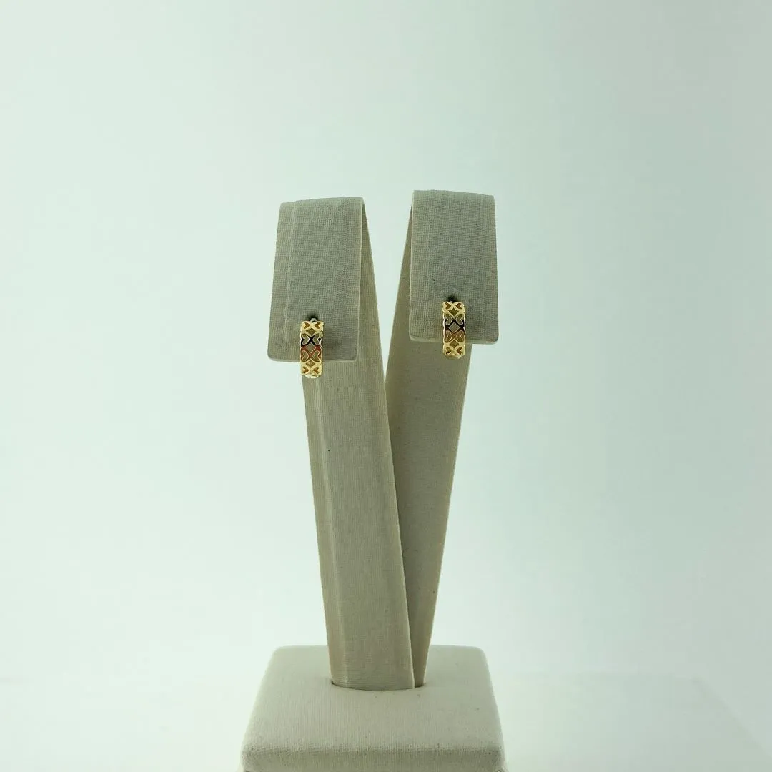 Brinco Argolinha com Corações Vazados Folheado a Ouro 18k