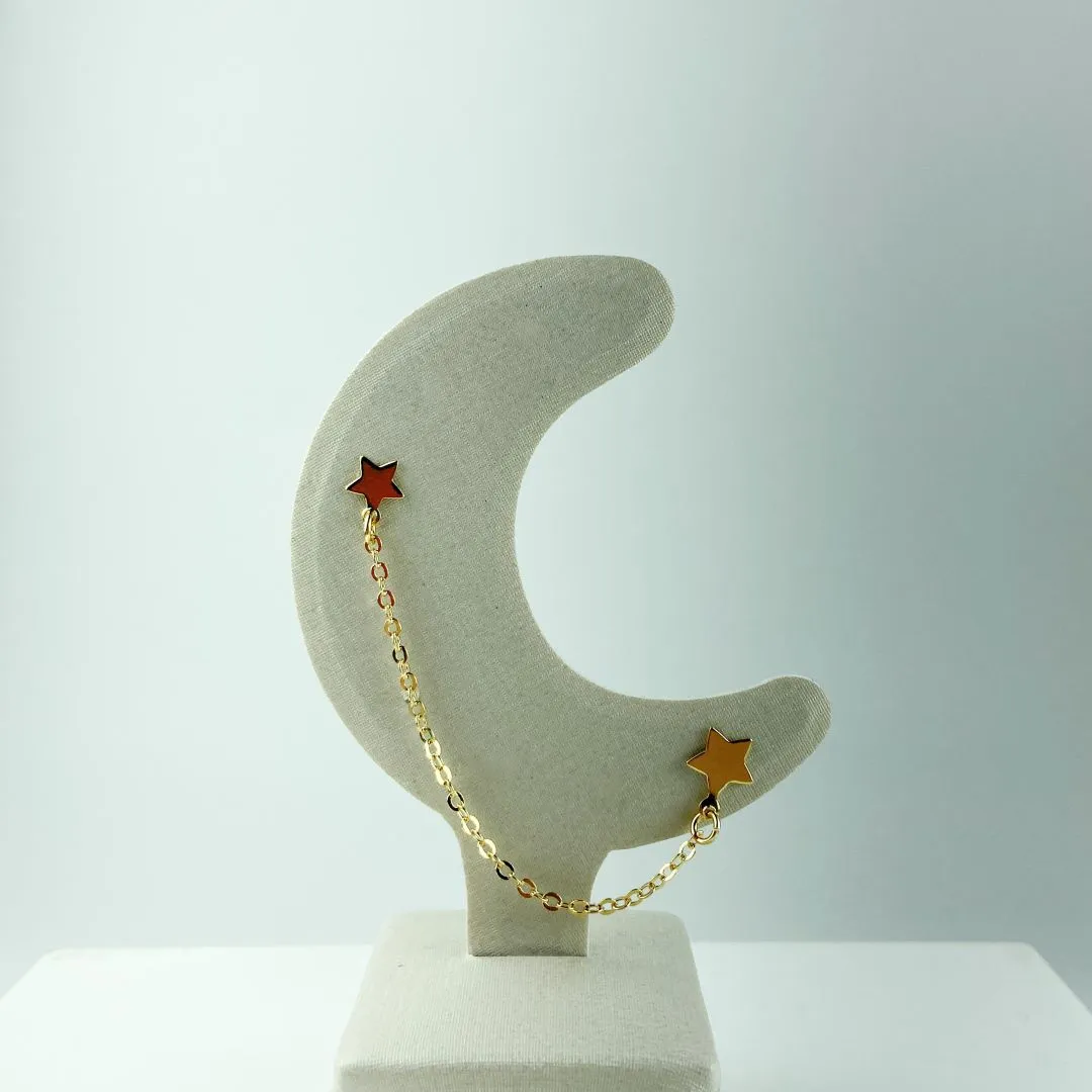 Brinco com Piercing Fake com Corrente e Estrelas Folheado a Ouro 18k