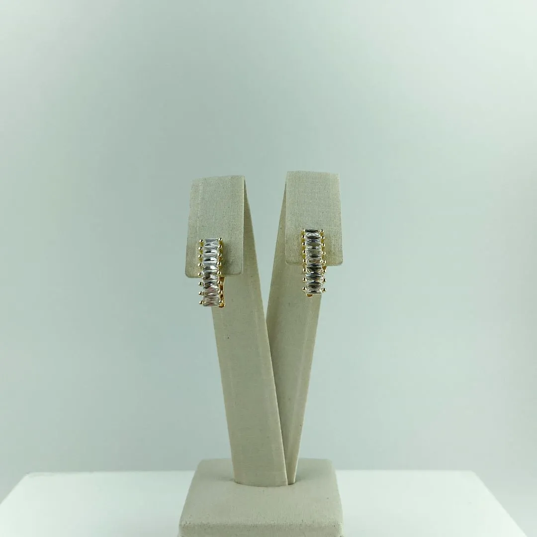 Brinco Cravejado com Zircônias Folheado a Ouro 18k