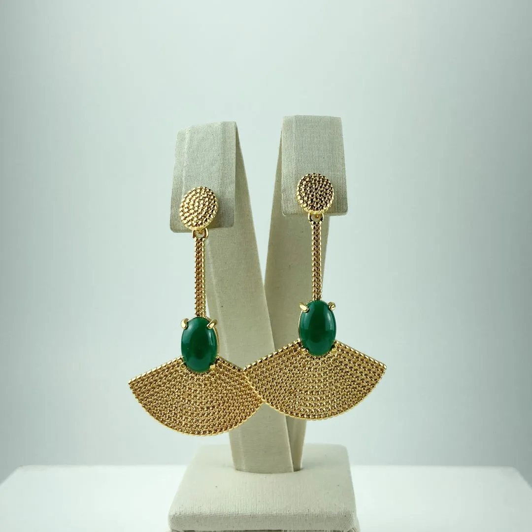 Brinco com Design de Leque Cravejado com Zircônias Folheado a Ouro 18k