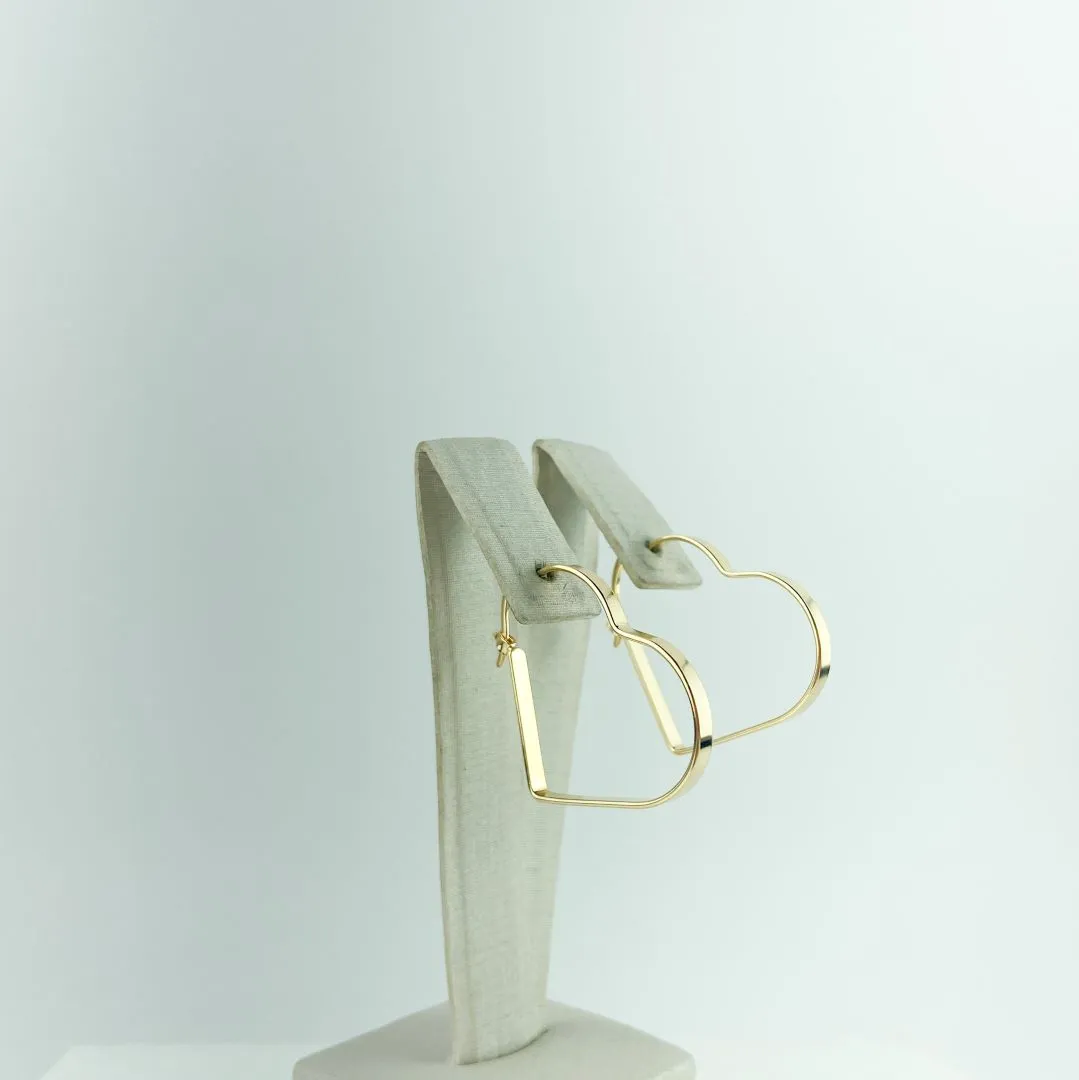 Brinco Argola Design Coração Vazado Folheado a Ouro 18K