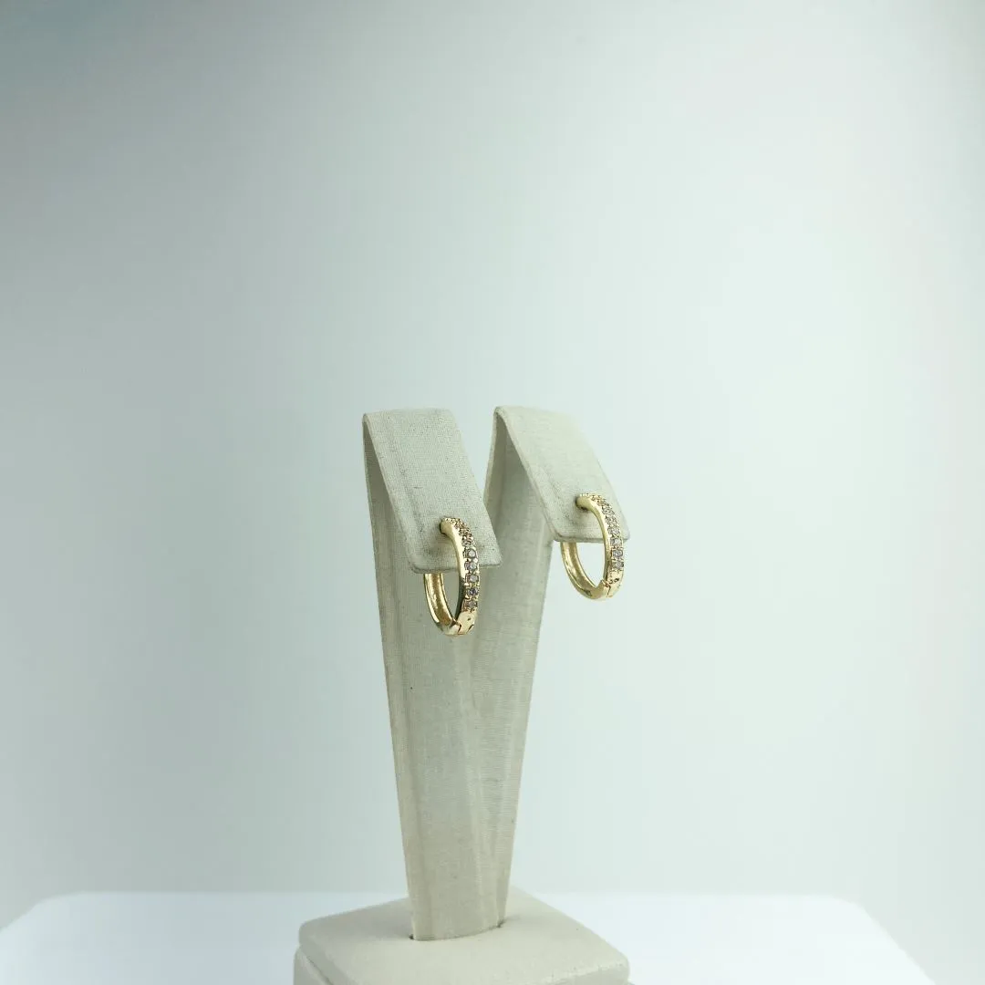 Brinco Argolinha Cravejadas de Zircônias Folheado a Ouro 18k