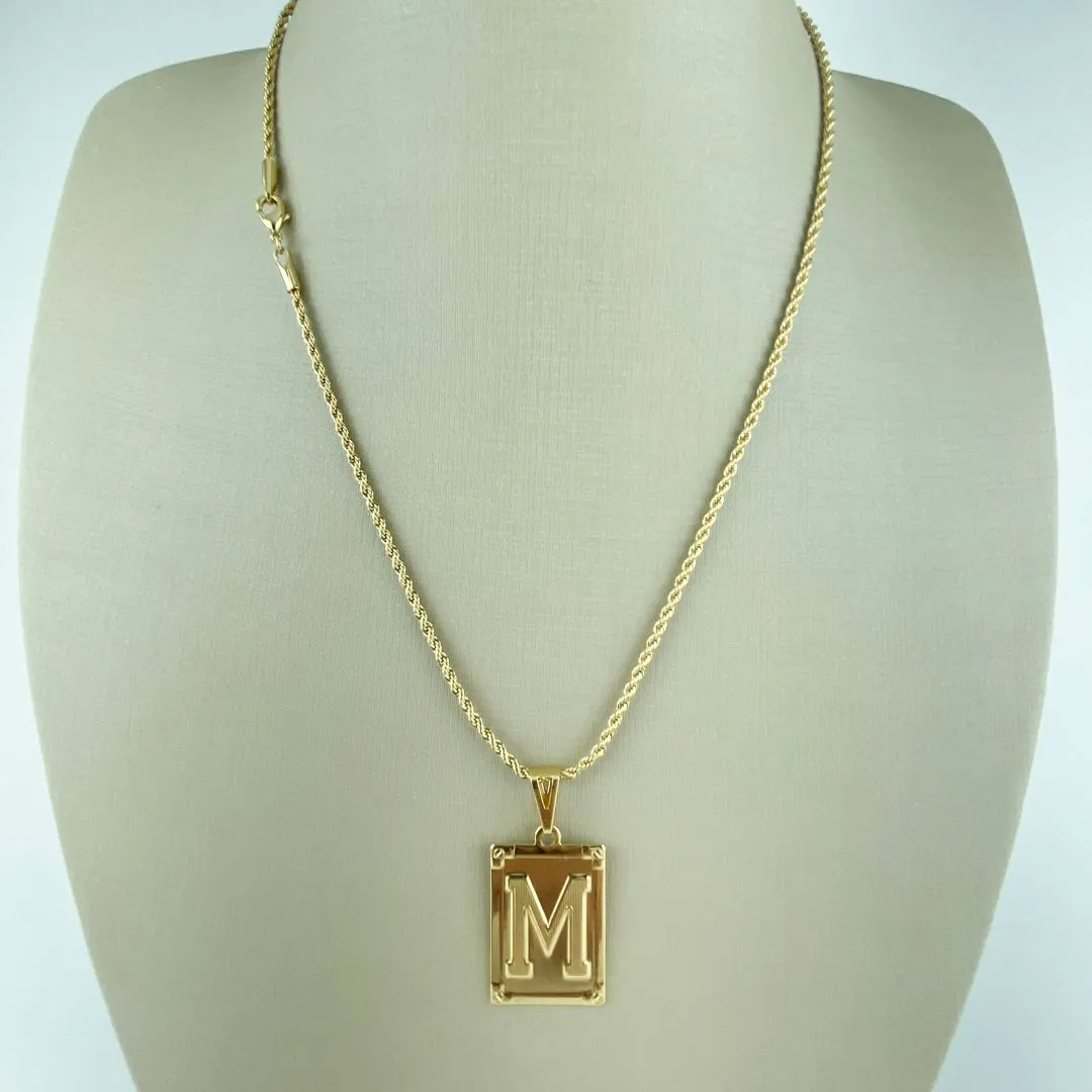 Colar Cordão Baiano com Pingente Placa Letra M Folheado a Ouro 18k Colar Cordão Baiano com Pingente Placa Letra M Folheado a Ouro 18k