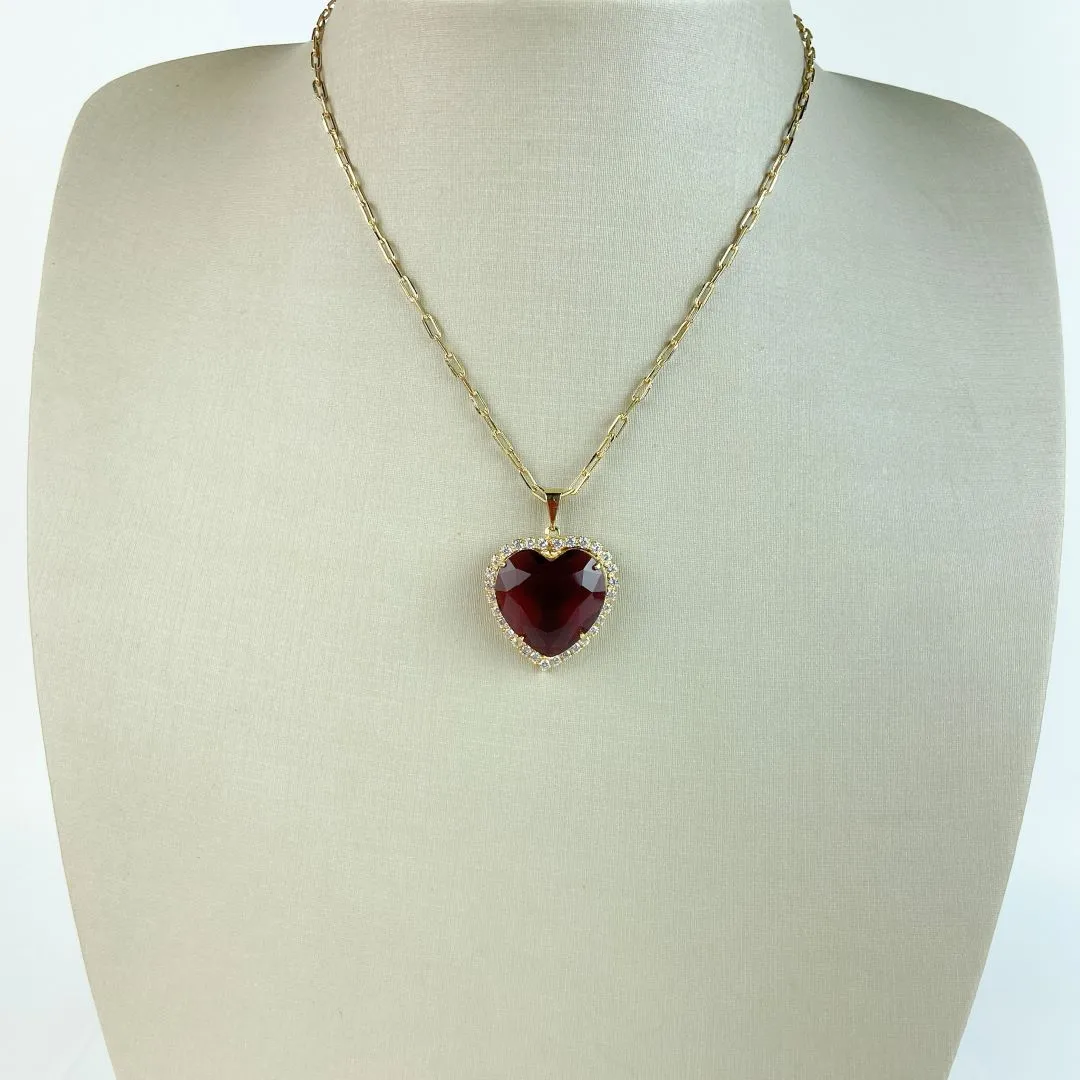 Colar Cartier com Pingente de Coração com o Entorno Cravejado em Zircônias e Pedra Vermelha Folheado a Ouro 18k
