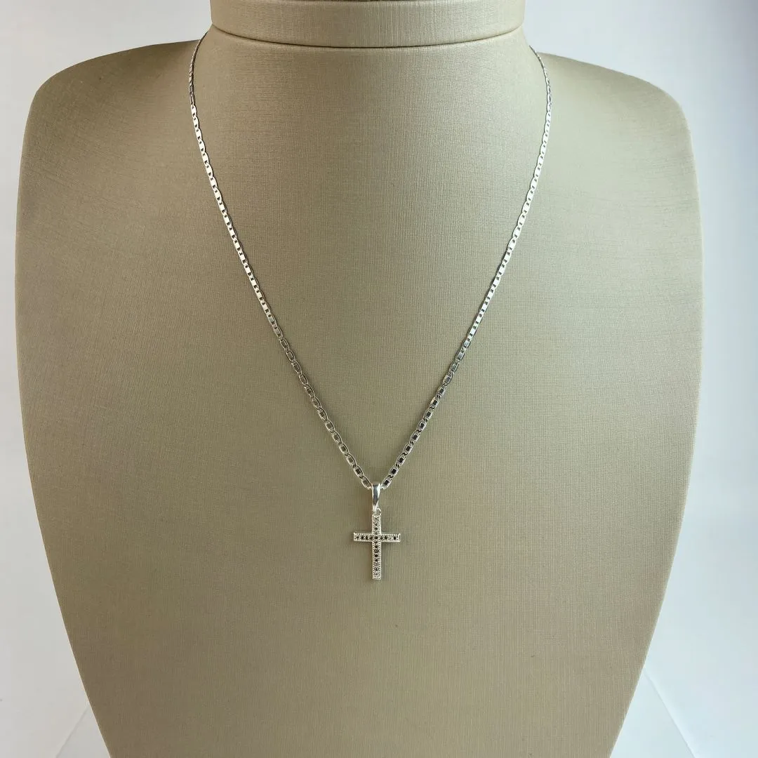 Corrente Elo Piastrine com Pingente de Crucifixo Cravejado em Zircônias em Prata 925