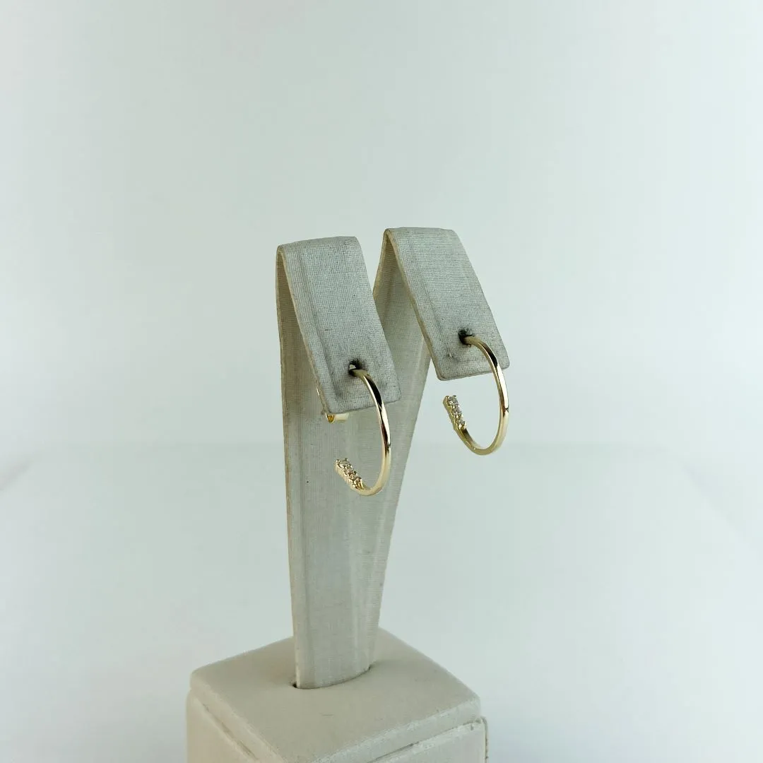 Brinco Argola Ponta em Zircônia Folheado a Ouro 18k
