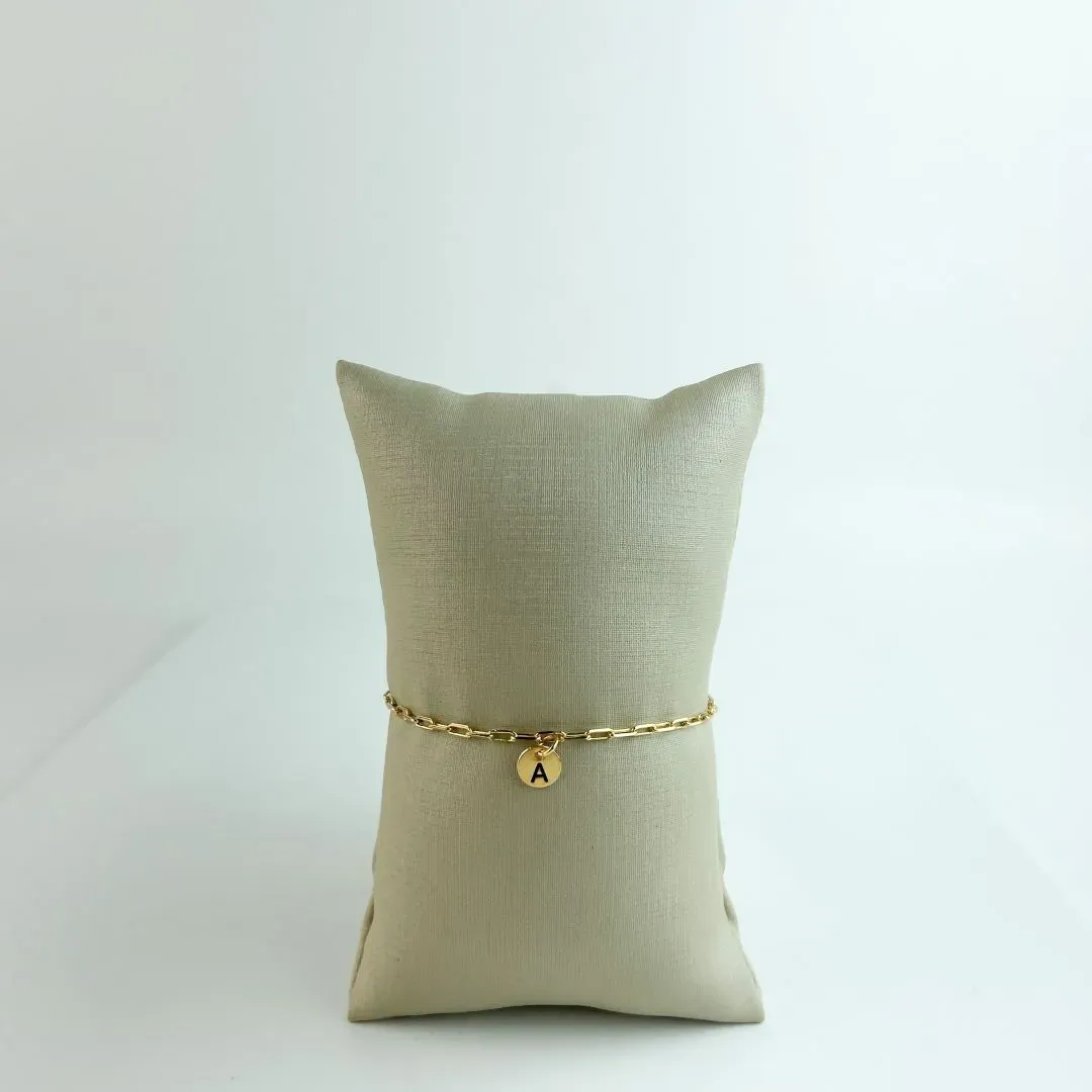 Pulseira Cartier com Pingente Letra A Folheada a Ouro 18k