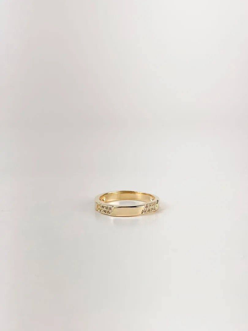 Anel Aliança em Zircônias Folheado a Ouro 18k