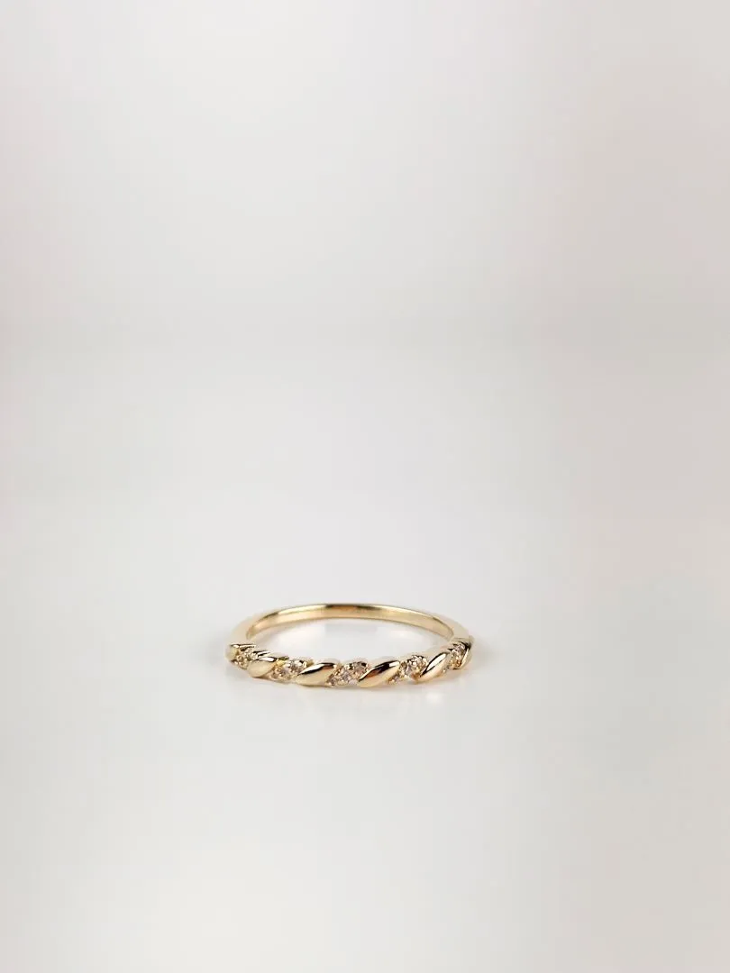Anel Aparador Micro Folhas em  Zircônias Folheado a OUro 18k