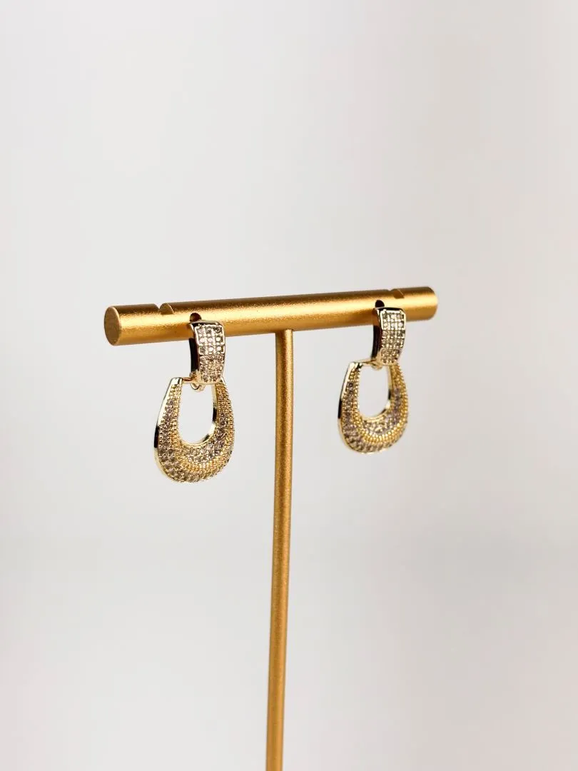 Brinco Retangular em Zircônias Folheado a Ouro 18k