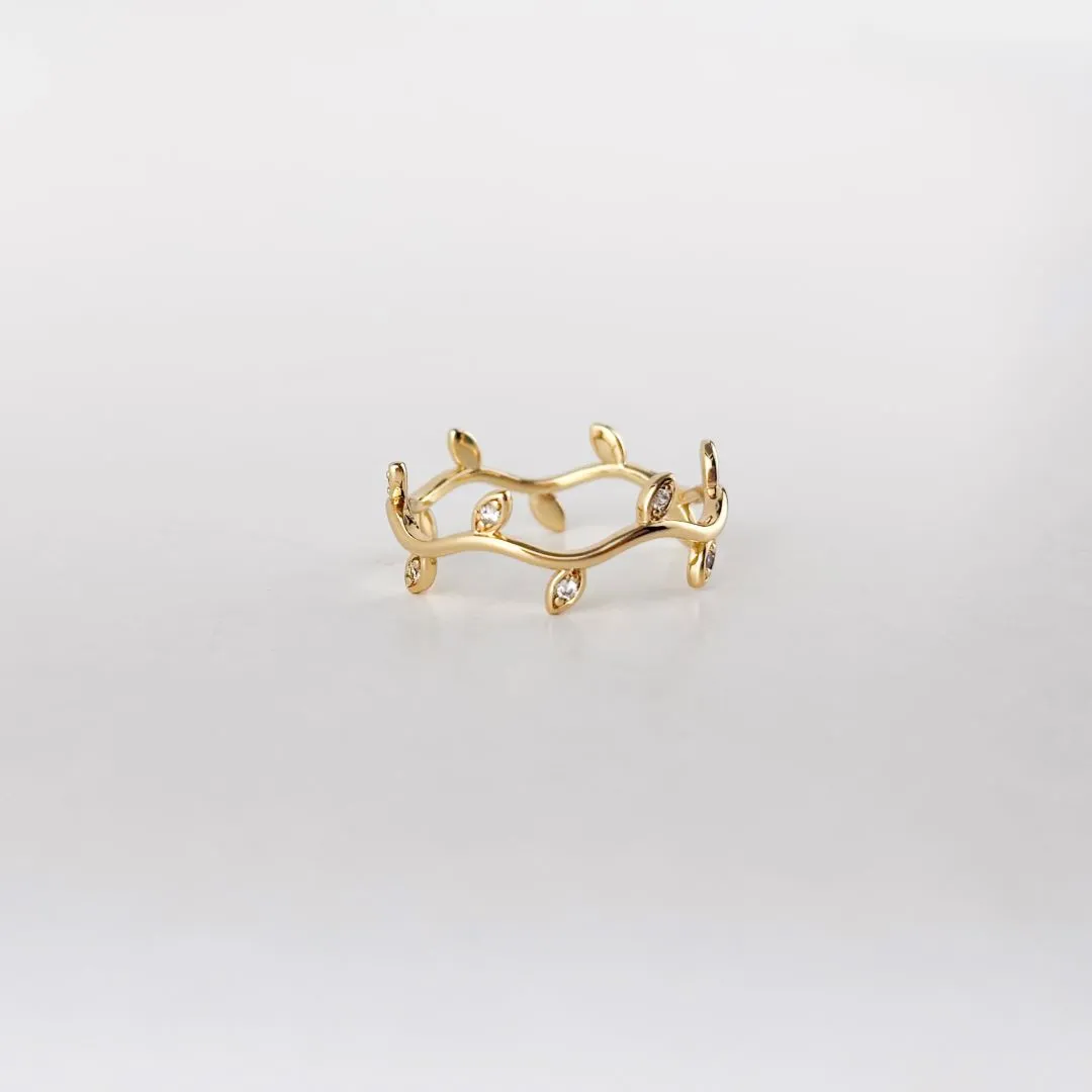 Anel Folhas Cravejado em Microzircônia Folheado a Ouro 18k