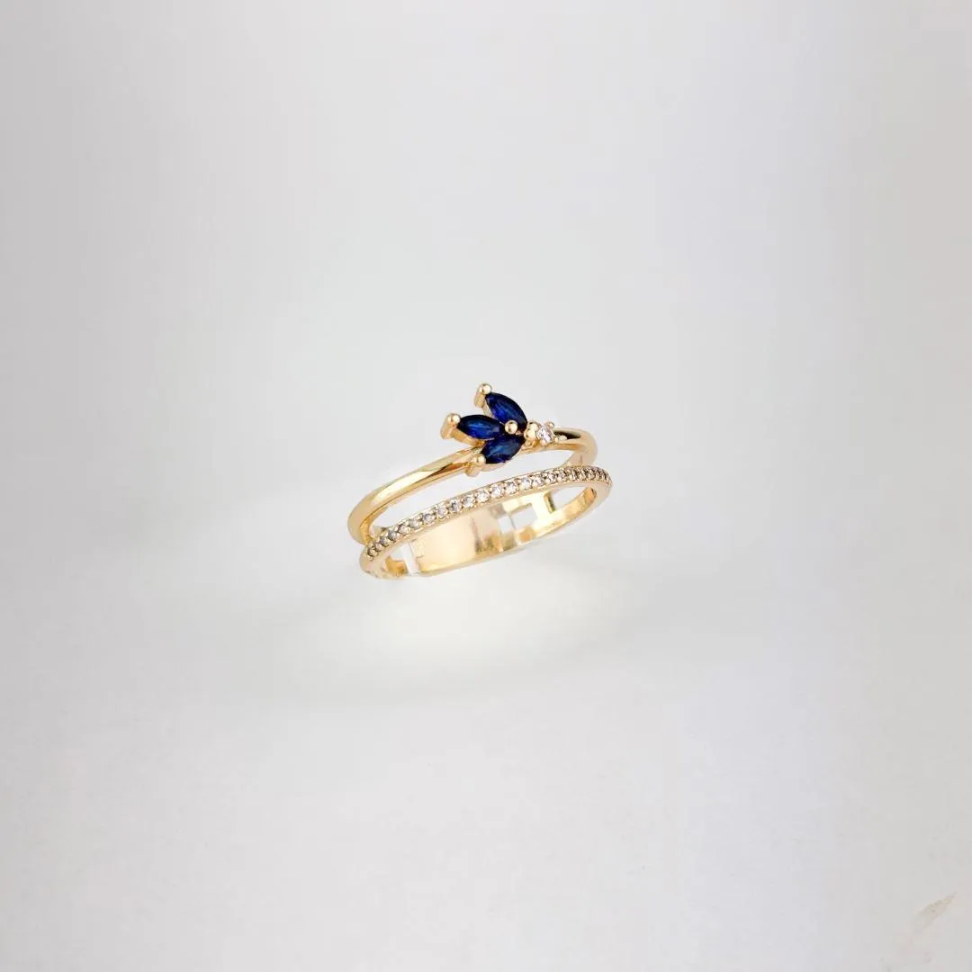 Anel Aros Duplos Flor de Lis Azul Cravejado em Zircônias Folheado a Ouro 18k
